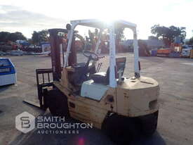 TCM FVG 20N1 PETROL FORKLIFT - picture1' - Click to enlarge