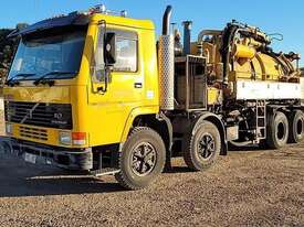 Volvo VAC Truck - picture2' - Click to enlarge