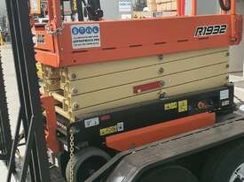 ELECTRIC SCISSOR LIFT - picture2' - Click to enlarge