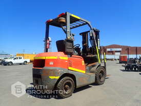 TCM FD25T3 DIESEL FORKLIFT - picture0' - Click to enlarge