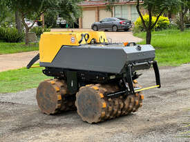 Dynapac LP8504 Vibrating Roller Roller/Compacting - picture2' - Click to enlarge