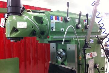 QUANTUM Taiwanese Ram Type Universal Mills