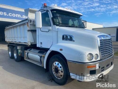 2012 Freightliner Century Class C112