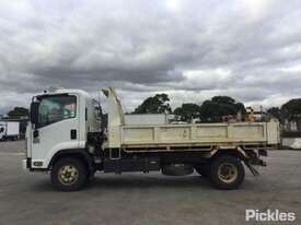 2014 Isuzu FRR500 SWB - picture1' - Click to enlarge