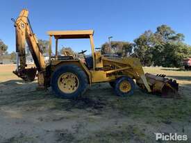 1980 John Deere 410 - picture1' - Click to enlarge