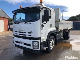 2011 Isuzu FVR1000 - picture0' - Click to enlarge