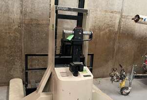 All Directional forklift Crown Stacker