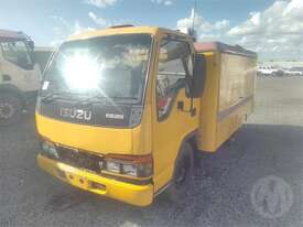 Isuzu NKR 200 Flat Low - picture1' - Click to enlarge