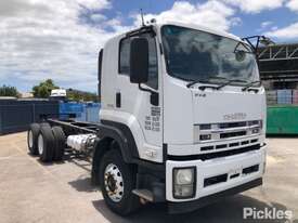 2010 Isuzu FXZ1500 - picture0' - Click to enlarge