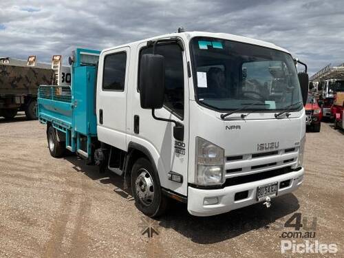 2013 Isuzu NPR 300