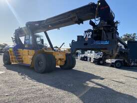 Reach stacker 40 tons  - picture0' - Click to enlarge