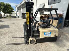 CROWN ELECTRIC FORKLIFT - NEW BATTERY - 5285mm Lift - SIDESHIFT & EXC CONDITION - picture0' - Click to enlarge