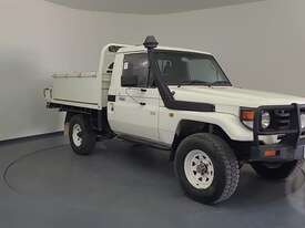 Toyota Landcruiser 76/78/79 Series - picture0' - Click to enlarge