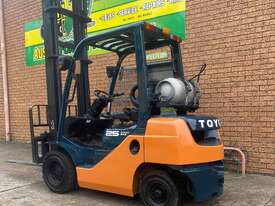 Current Model Toyota Forklift  - picture0' - Click to enlarge