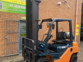 Current Model Toyota Forklift  - picture0' - Click to enlarge