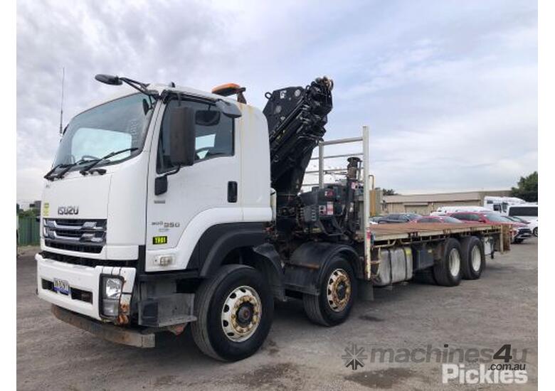 Buy Used 2018 Isuzu 2018 Isuzu FYH 300350 Crane Truck Table Top Tray