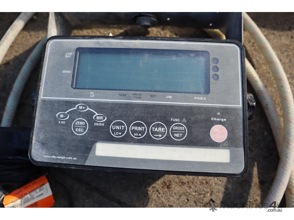 Used Wedderburn Platform Pallet Scales 3000kg 1200 x 1200mm Wedderburn MAKE AN OFFER Weighing