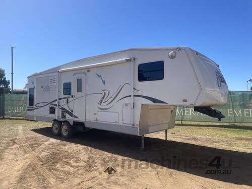 2003 THOR CALIFORNIA JAZZ 5th WHEEL CARAVAN