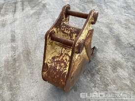 Komatsu 400mm Trench Bucket  - picture1' - Click to enlarge