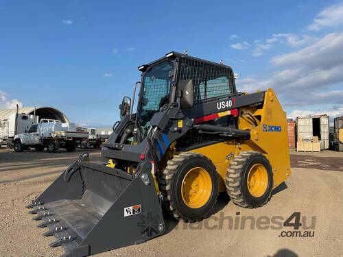 caption UHI 49HP US40T Skid Loader, 795KG Loading Capacity, 4in1 Bucket