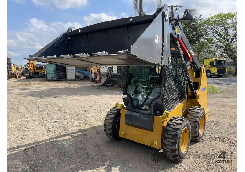 caption UHI 49HP US40T Skid Loader, 795KG Loading Capacity, 4in1 Bucket