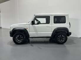 2022 Suzuki Jimny GLX - picture2' - Click to enlarge