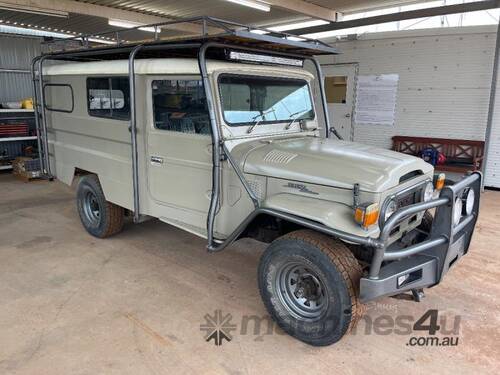 TOYOTA LANDCRUISER TROOPCARRIER WAGON