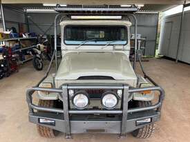 TOYOTA LANDCRUISER TROOPCARRIER WAGON - picture0' - Click to enlarge