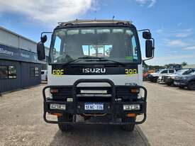 2004 Isuzu F3 FSS 550 4x4 Fire Truck - picture0' - Click to enlarge