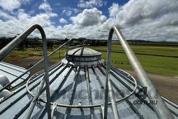 Grainmaster - Ground Operated Silo Lid Lifter.