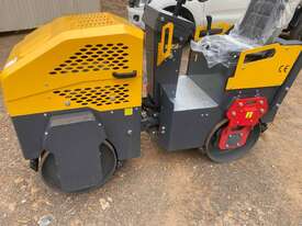 New Traner 1T smooth drum vibrating roller - picture1' - Click to enlarge