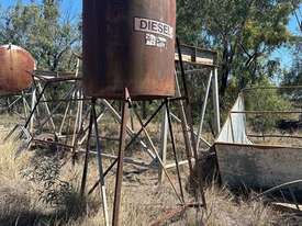 1000L DIESEL TANK - picture0' - Click to enlarge