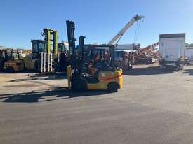 2020 TEU Forklift - picture2' - Click to enlarge