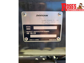 DOOSAN MODEL DX180LC EXCAVATOR - picture0' - Click to enlarge