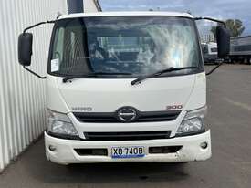 2012 Hino 300 617 Table Top - picture0' - Click to enlarge