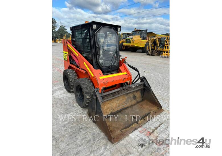 caption CAT 226B3 Skid Steer Loaders