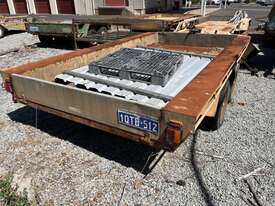 1990 Custom Tandem Axle Trailer - picture2' - Click to enlarge