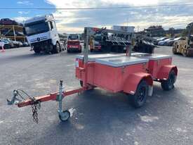 2010 The Trailer Factory HD Solar Powered Traffic Light Trailer - picture1' - Click to enlarge