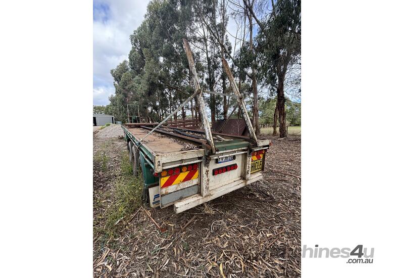 caption Skid Off trailer * Only 2 Owners *