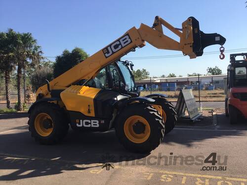JCB 541-70 Industrial Telehandler 4T with 7m Reach - Powerful and Efficient!