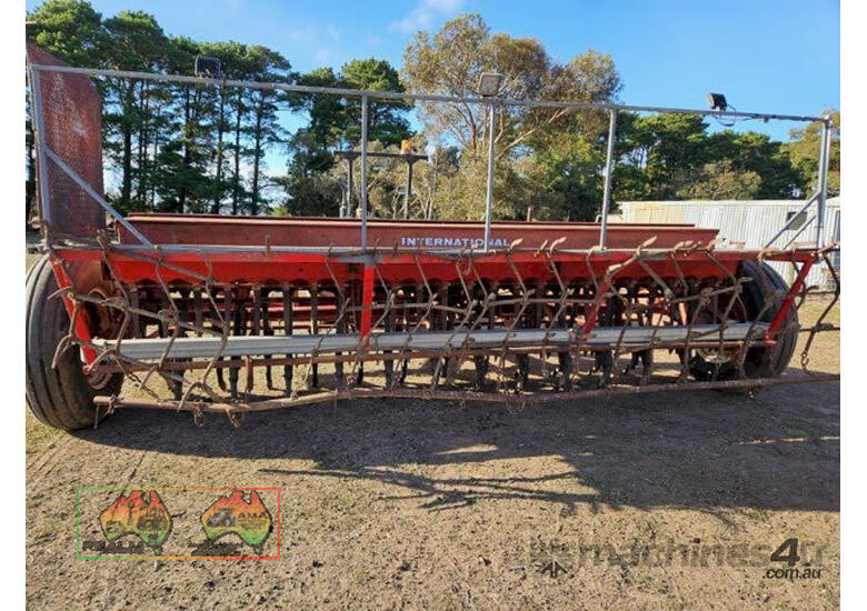 caption (8216) 24 ROW INTERNATIONAL 6-2 SEEDER (Winchelsea, VIC)