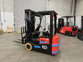 1.8T Three Wheel Electric Forklift  - picture0' - Click to enlarge