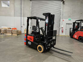 1.8T Three Wheel Electric Forklift  - picture0' - Click to enlarge