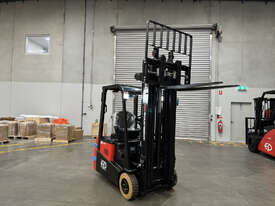 1.8T Three Wheel Electric Forklift  - picture1' - Click to enlarge