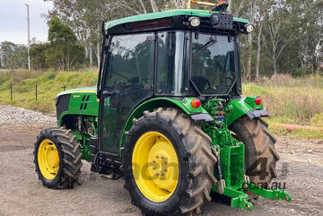 John Deere 5100 FWA/4WD Tractor John Deere 5100 FWA/4WD Tractor