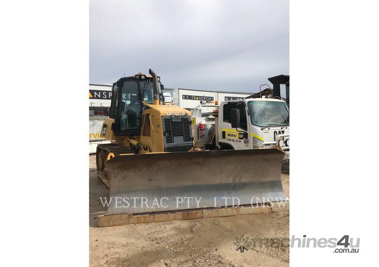 caption CAT D6KXL Track Type Tractors