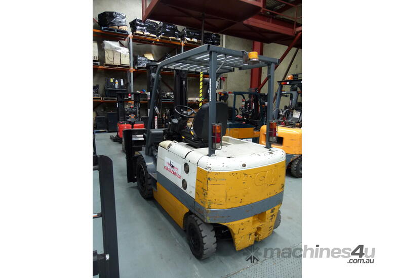 caption TCM 3 Tonne FHB30 Container Mast Electric Forklift