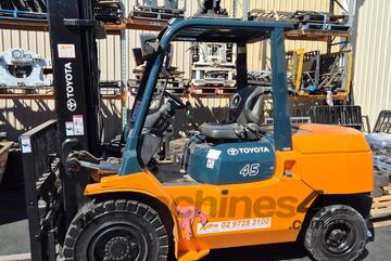 TOYOTA 3 Ton Forklift | 4.5m Height | Side Shift included