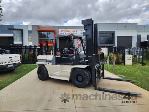 caption Crown 7T Diesel Forklift | Sideshift & Fork Postioner