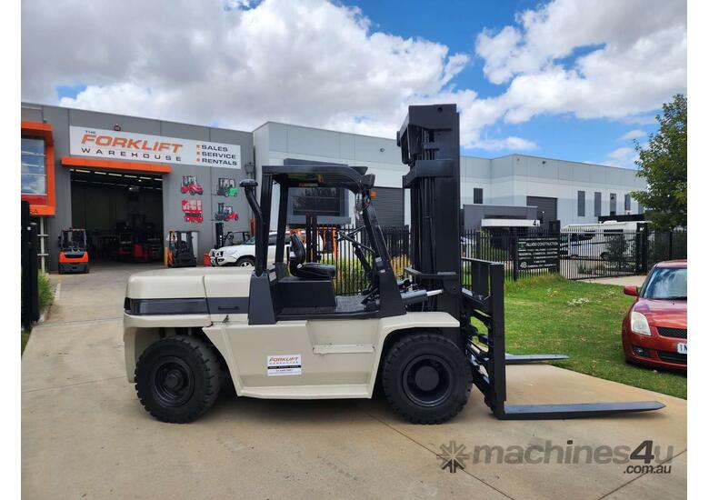 caption Crown 7T Diesel Forklift | Sideshift & Fork Postioner